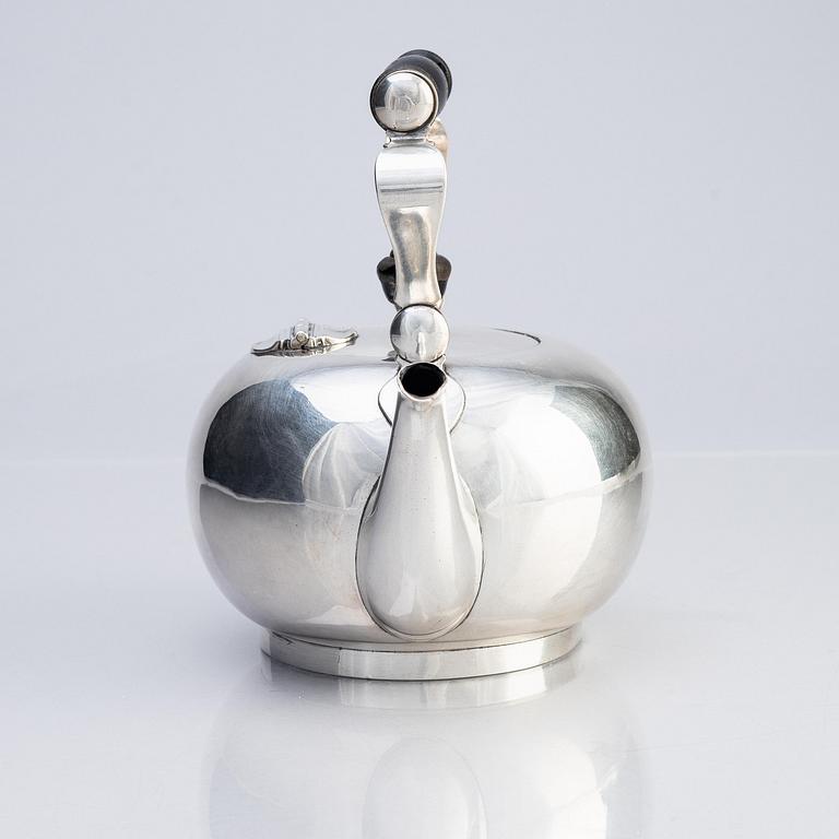 A Swedish 18th century silver teapot, mark of Arvid Floberg, Stockholm 1790.