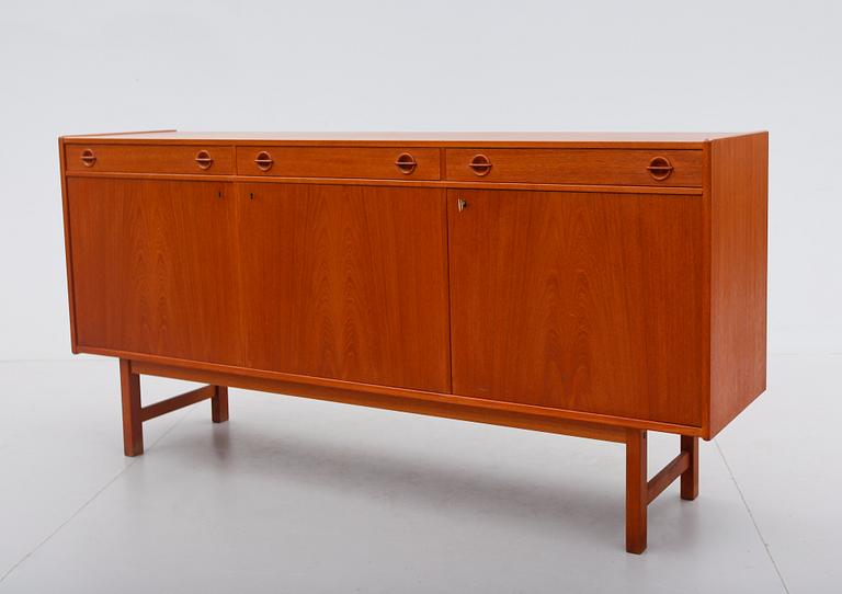 SIDEBOARD, Ulferts, Tibro, 1900-talets andra hälft.