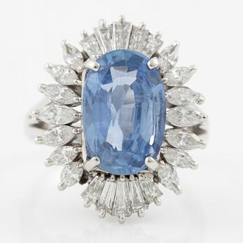 Ring, cocktail ring, platinum with sapphire and trapeze- and navette-cut diamonds, accompanying GIA report.