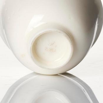 A pair of blanc de chine cups, Qing dynasty, Kangxi (1662-1722).