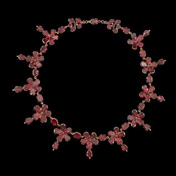 1029. A Georgian garnet necklace. Probably England circa 1820.