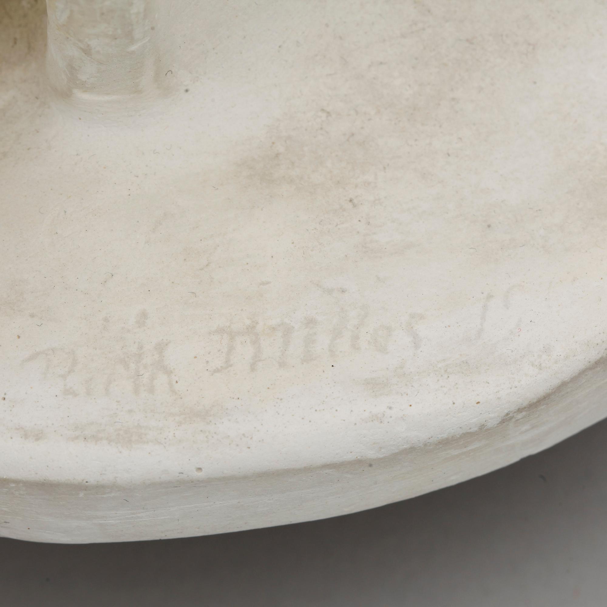 RUTH MILLES, skulptur, gips, signerad och otydligt daterad (möjligen 1911).