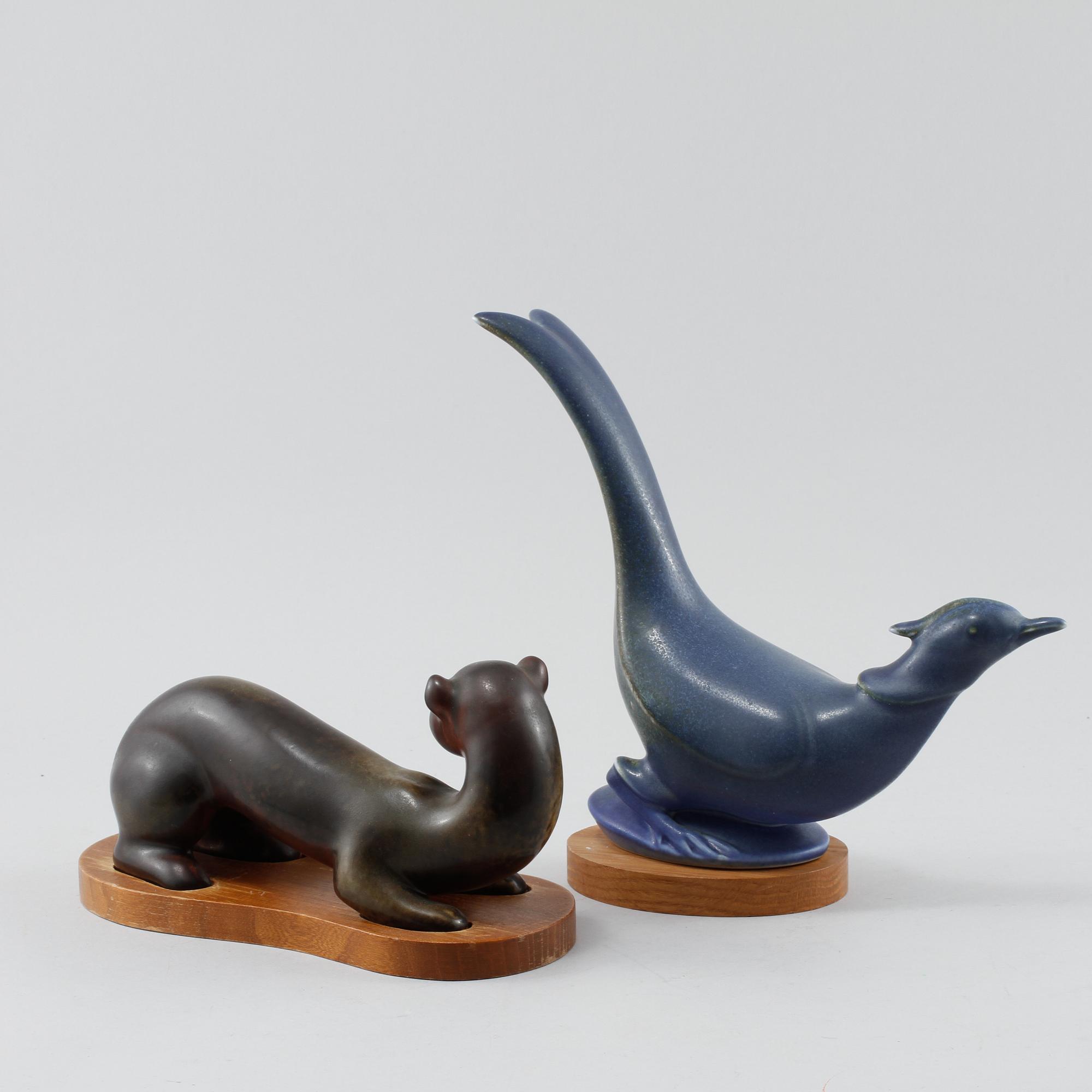 FIGURINER, 2 st, stengods, Gunnar Nylund, Rörstrand, 1900-talets andra hälft.