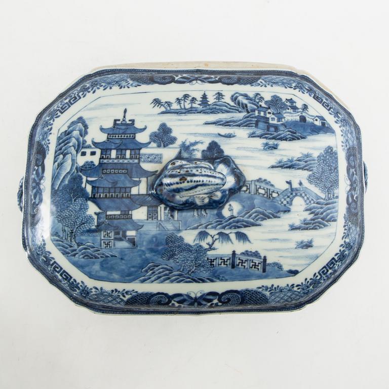 Terrin med lock och fat Kina Qianlong (1736-95) porslin.