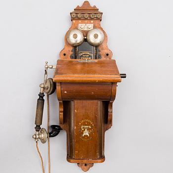 VÄGGTELEFON, L. M. Ericsson, Stockholm, 1900-talets början.