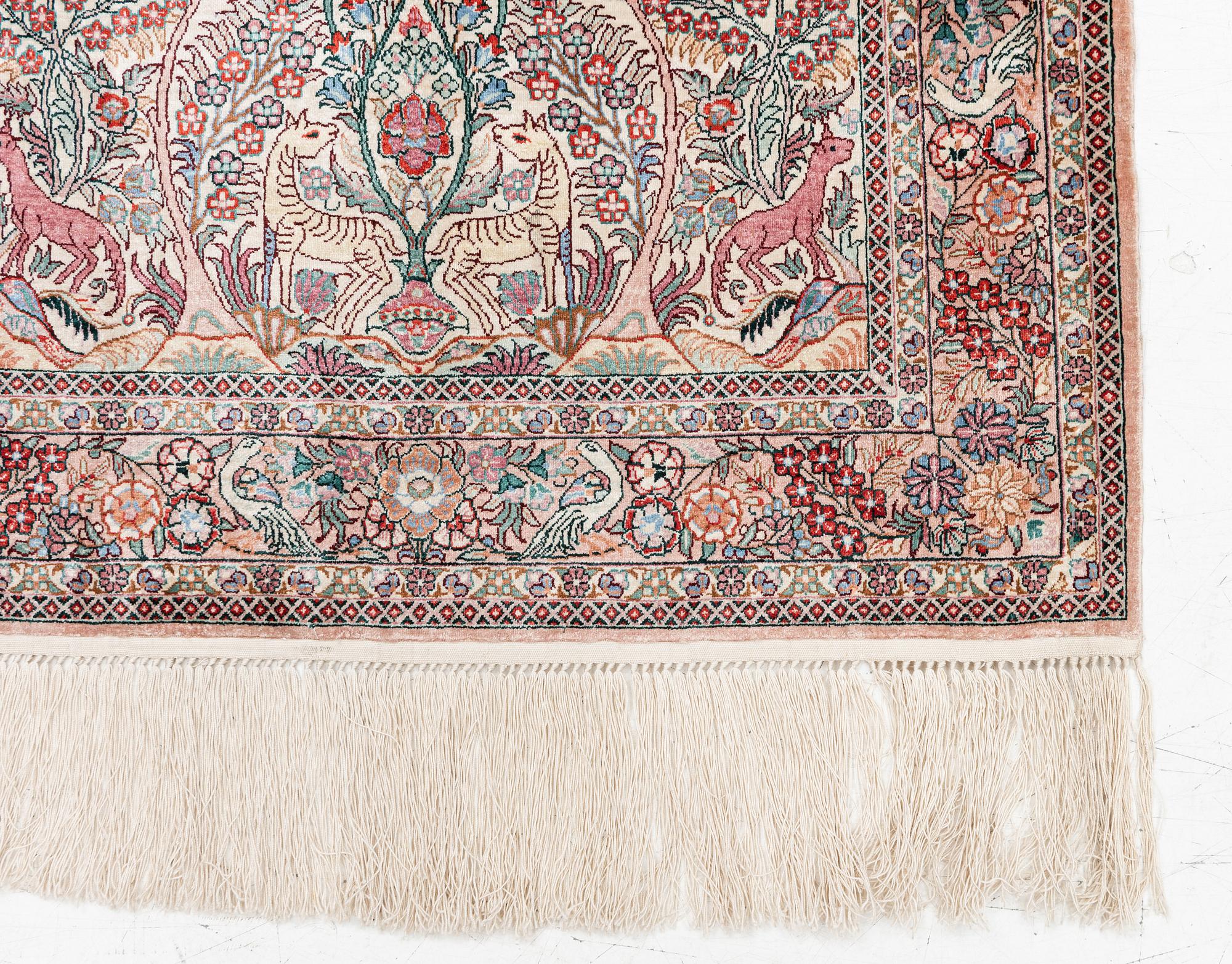 Rug, Hereke design, silk, approx. 122 x 77 cm.