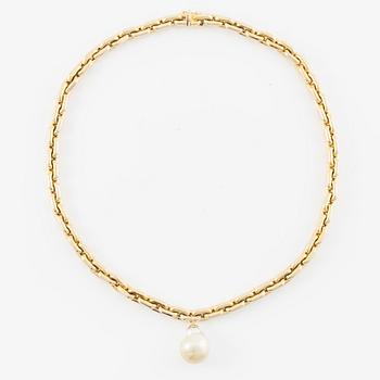Necklace 14K gold with cultured baroque South Sea pearl.
