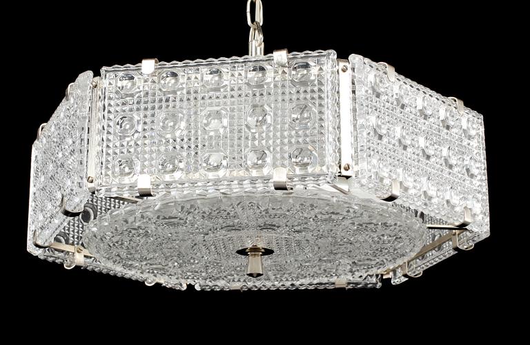 TAKLAMPA, troligen Orrefors, 1900-talets andra hälft. Höjd ca 20 cm.