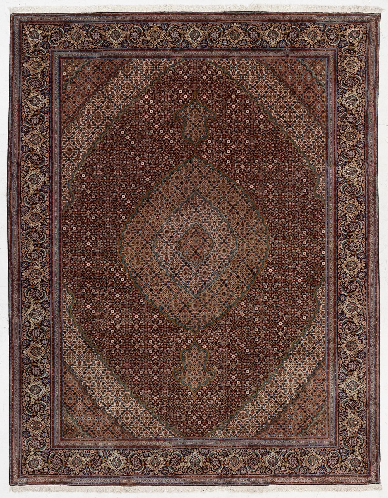 Matta, Täbriz, ca 330 x 260 cm.