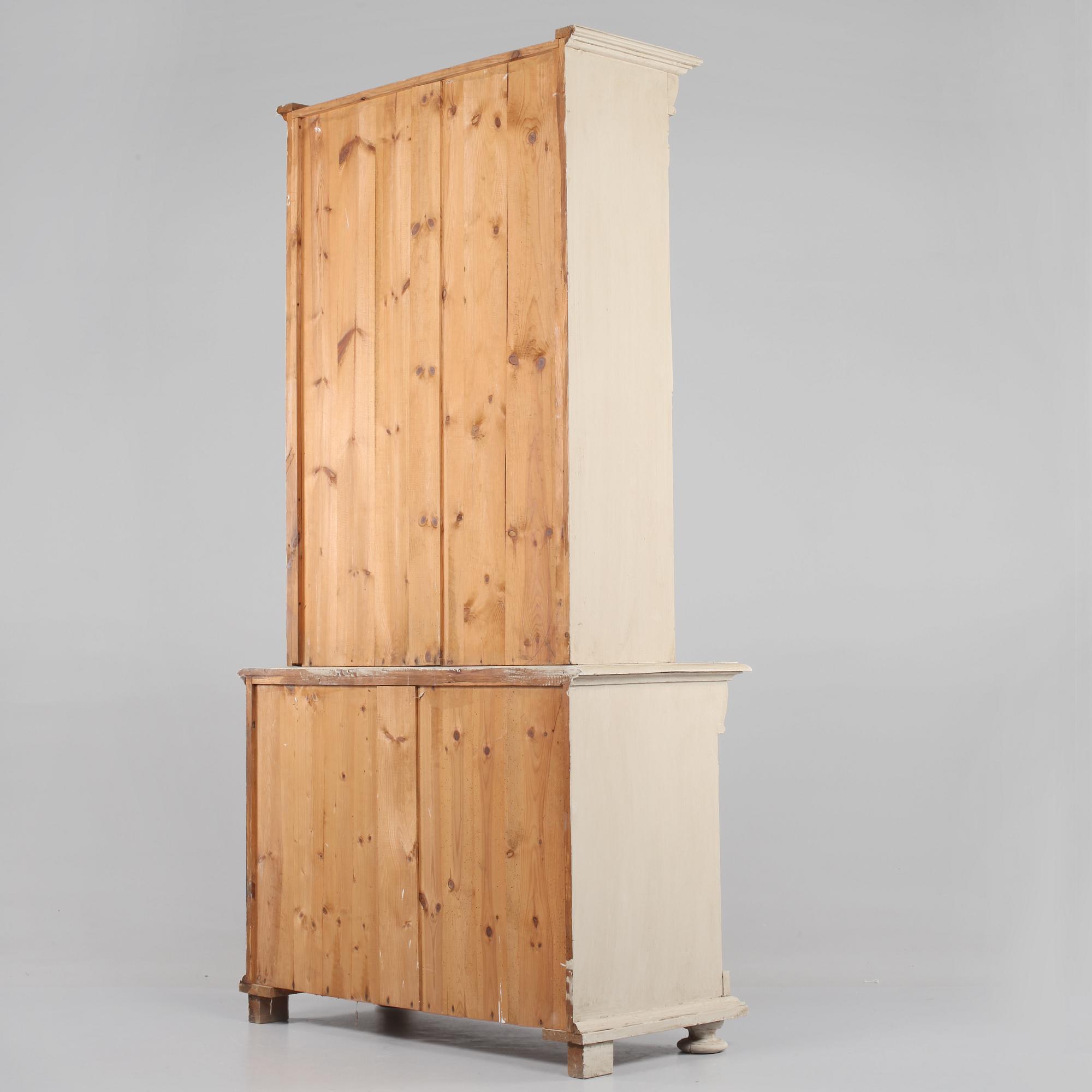 VITRINSKÅP, 1800-tal.