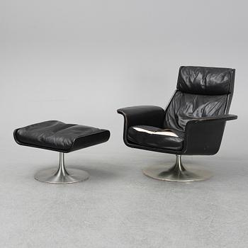 FÅTÖLJ med fotpall, 1960-tal, troligen Finland.