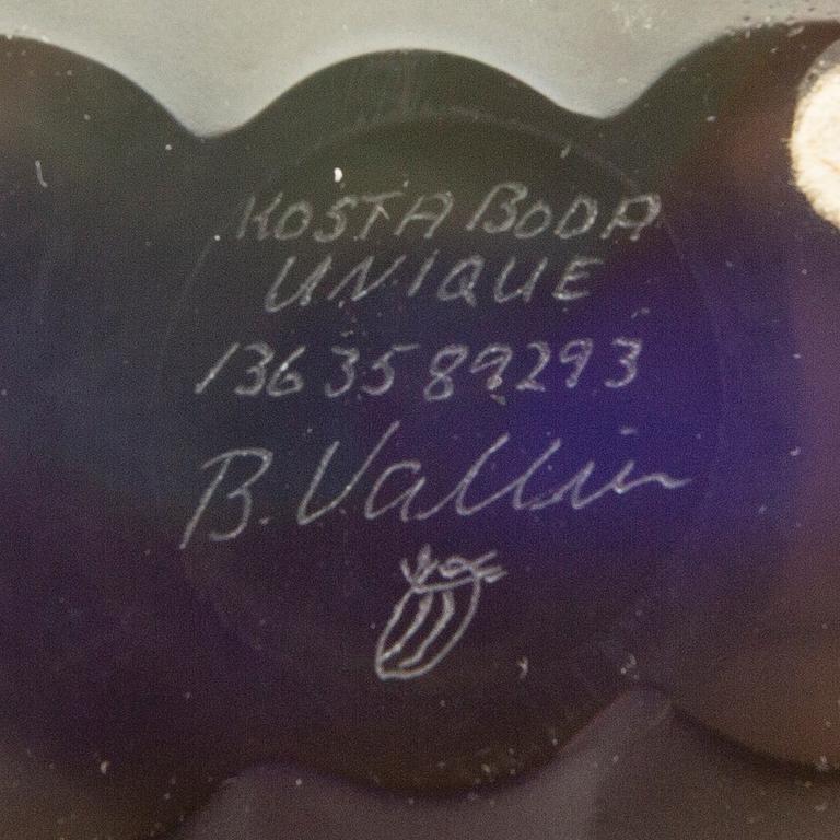 Bertil Vallien, skål signerad och numrerad Kosta Boda Unique glas.