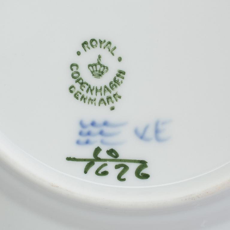 MOCCA/TESERVIS, 23 delar, porslin, "Blå blomst", Kunglig Dansk, 1900-talets andra hälft.