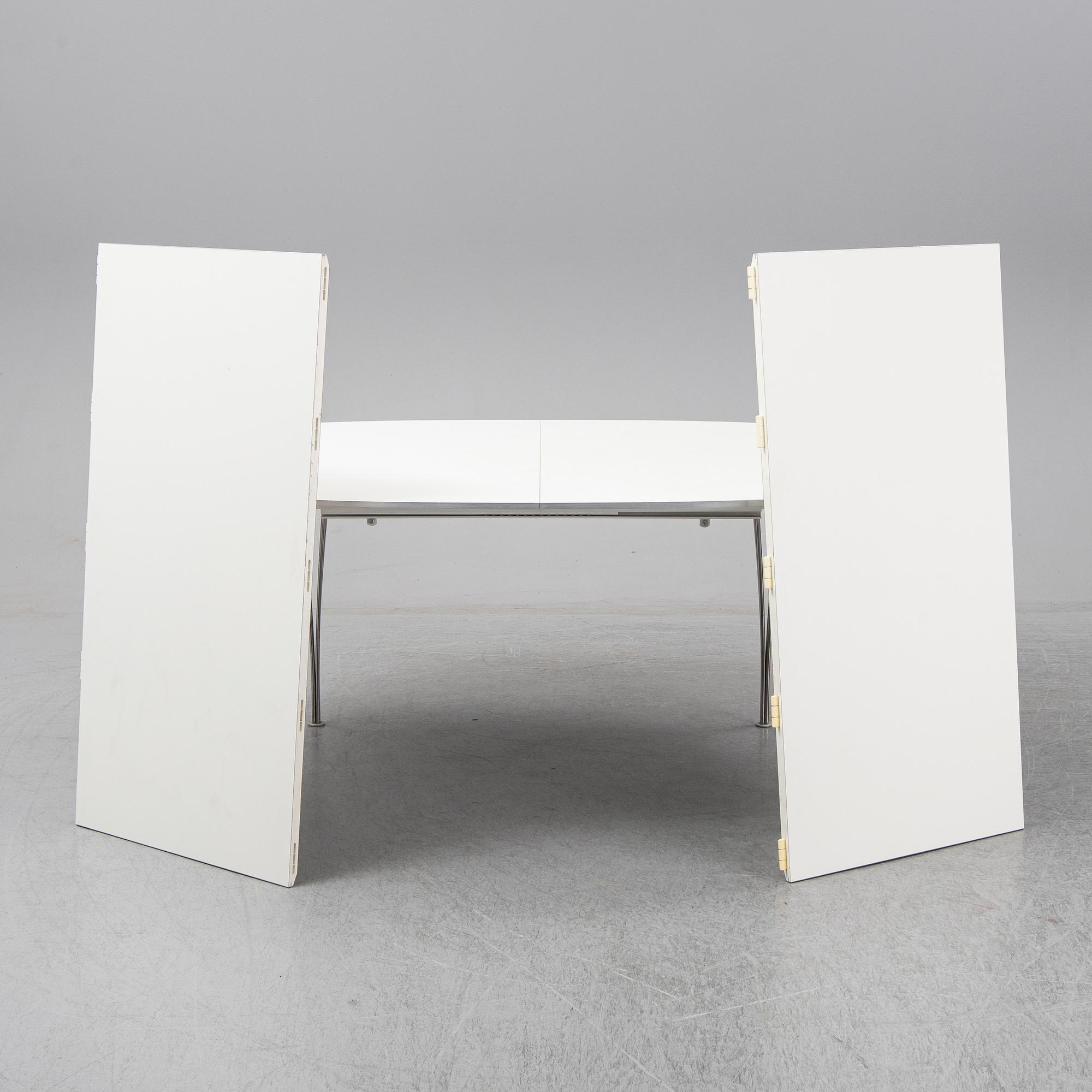 BRUNO MATHSSON & PIET HEIN, a 'Superellips' dining table, Fritz Hansen, Denmark.