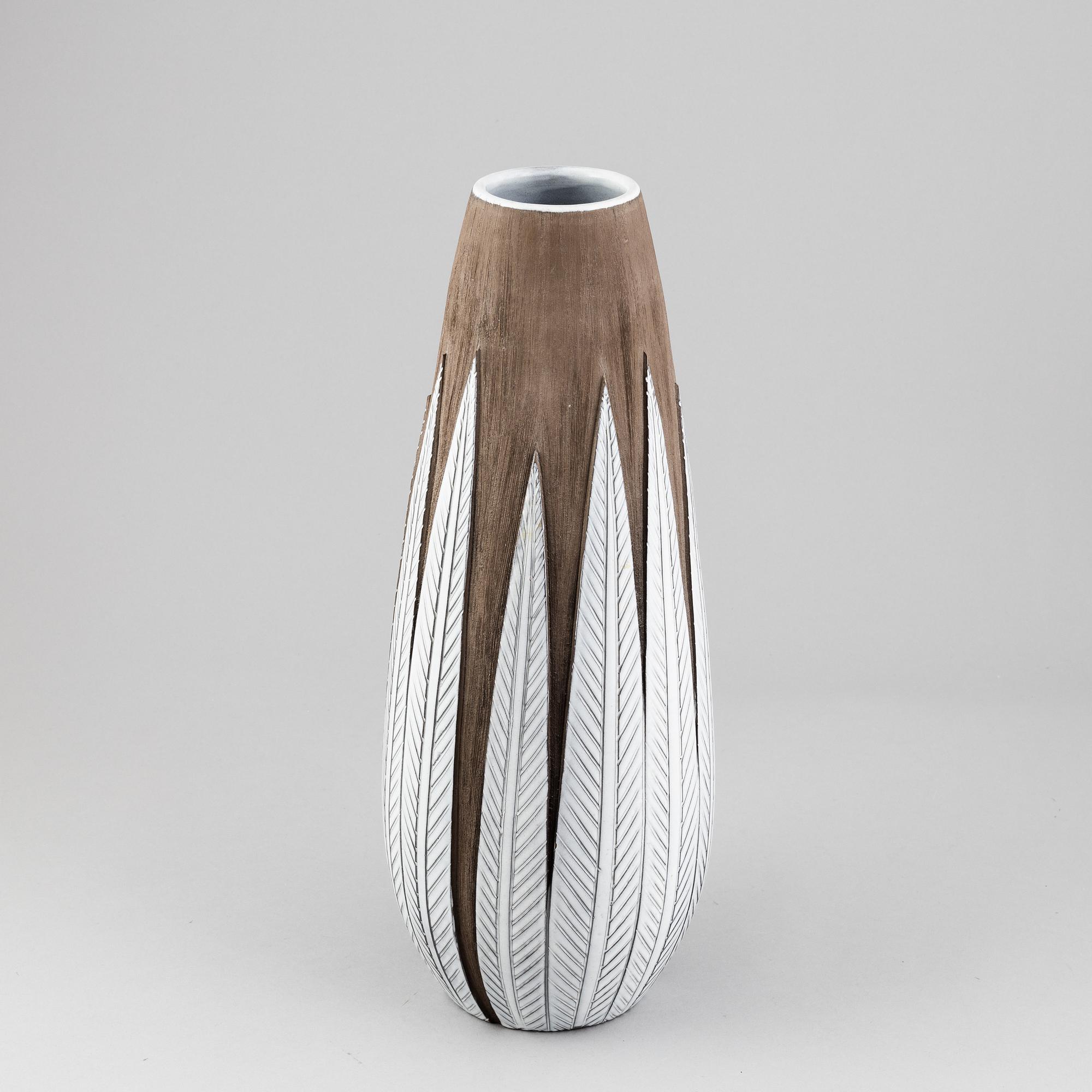 Anna-Lisa Thomson, an earthenware 'Paprika' vase, Upsala Ekeby.