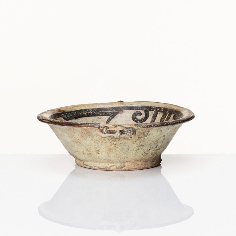 An east Persian pottery bowl, 10th to the 11th century.