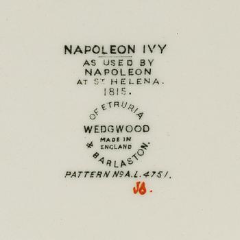 A part 'Napoelon Ivy' dinner and coffee service, Wedgwood, England, second half of the 20th century (53 pieces).