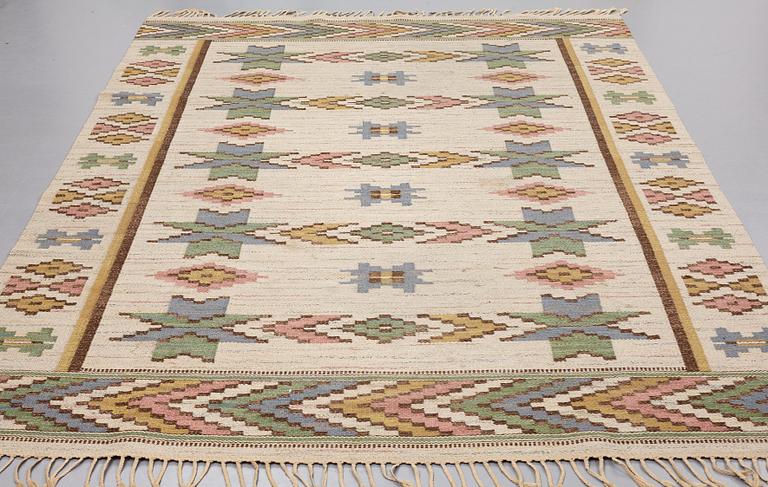 Märta Måås-Fjetterström, A CARPET, "Vit botten", flat weave, ca 304 x 204,5 cm, signed AB MMF.