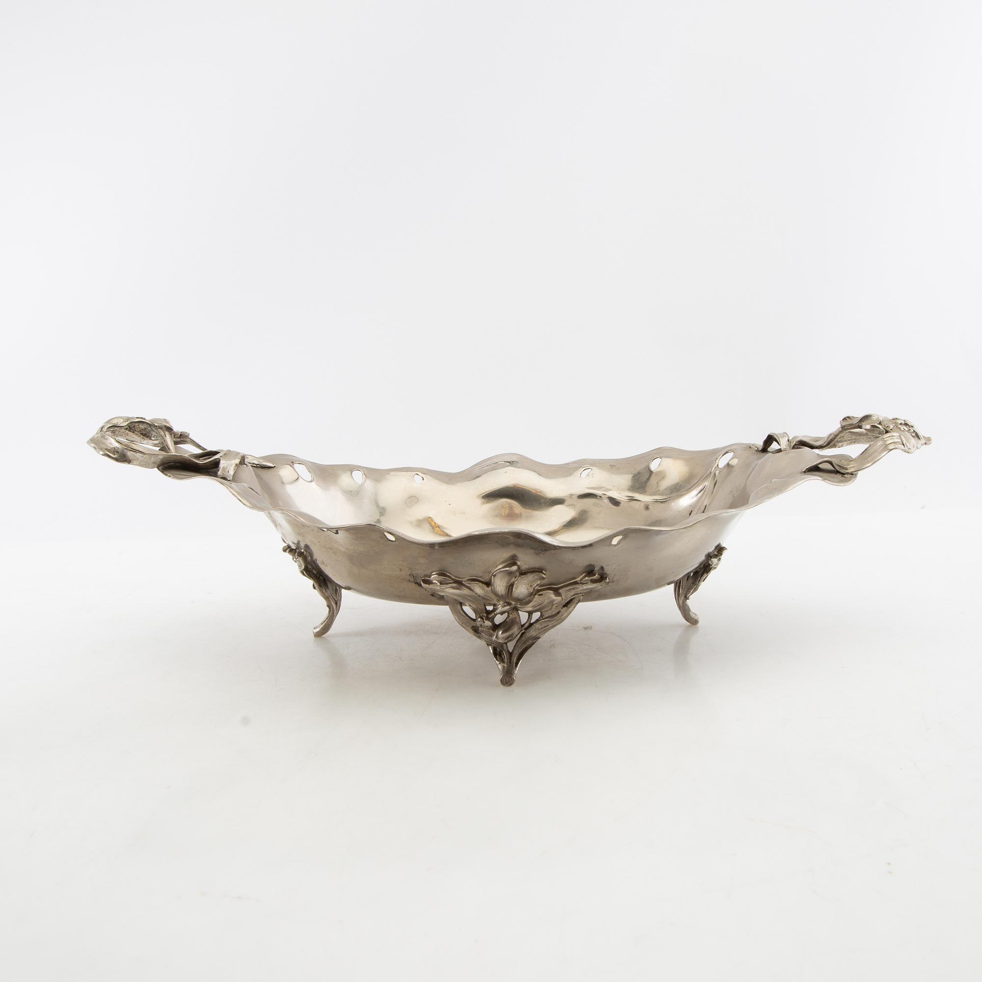 Skål på fot samt skål Jugend nysilver och glas 1900-talets början.