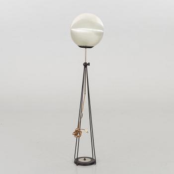 A FLOOR LAMP FROM THE 1960'S.