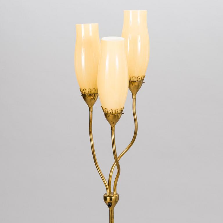 MAURI ALMARI, a mid 20th century '62046' floor lamp for Idman. Finland.