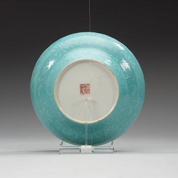 SKÅL, porslin. Qing dynastin med Daoguangs märke och period i rött (1821-50).