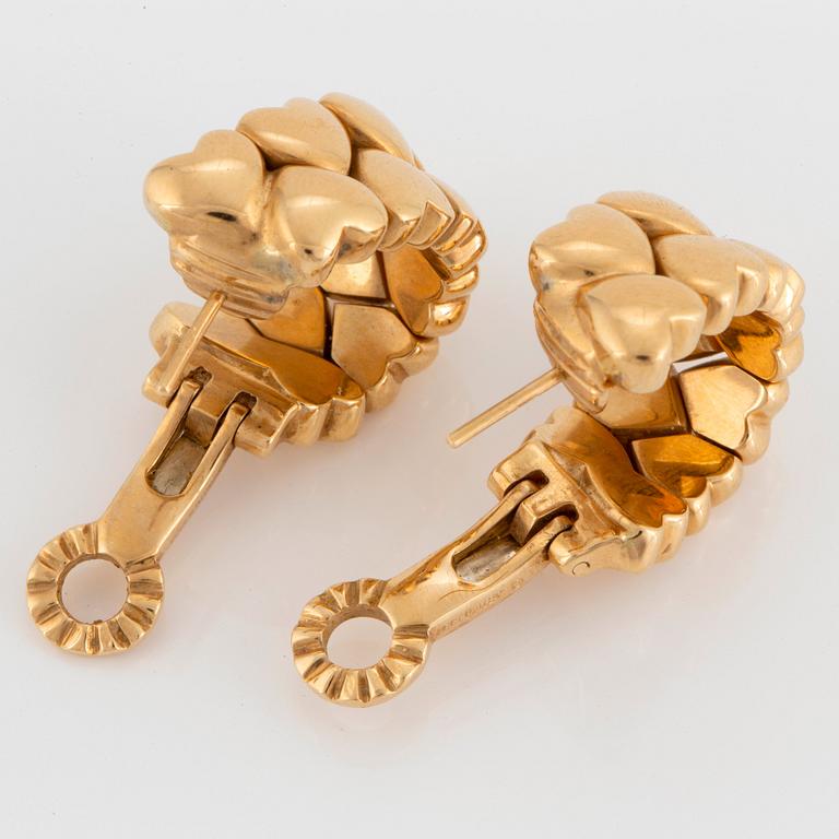 A pair of Cartier earrings "Double Hearts" in 18K gold.