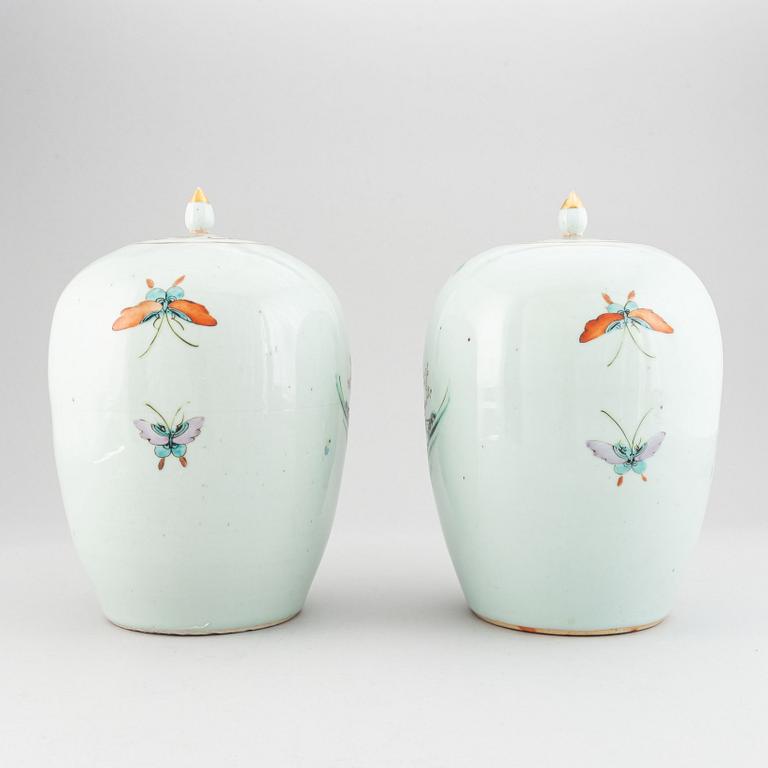 A pair of Chinese famille rose jars, 20th century.