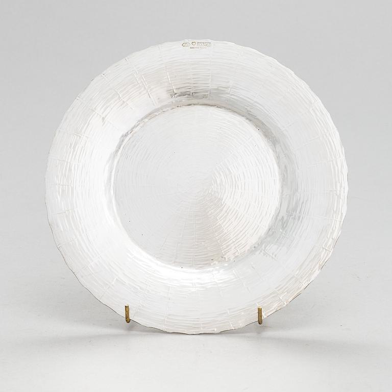 Tapio Wirkkala, a silver trompe l'oeil dish, Kultakeskus, Hämeenlinna 1974. Design year 1969.