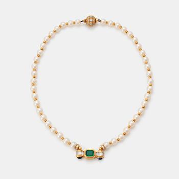 A Bulgari cultured pearl necklace with an 18K gold plaque set with a faceted emerald.