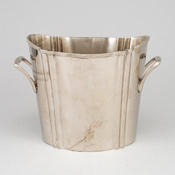 A 20th century plate champagne cooler.