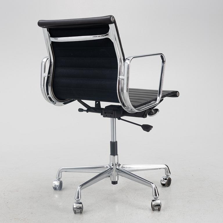 Charles & Ray Eames, office chair, "EA117", Vitra.