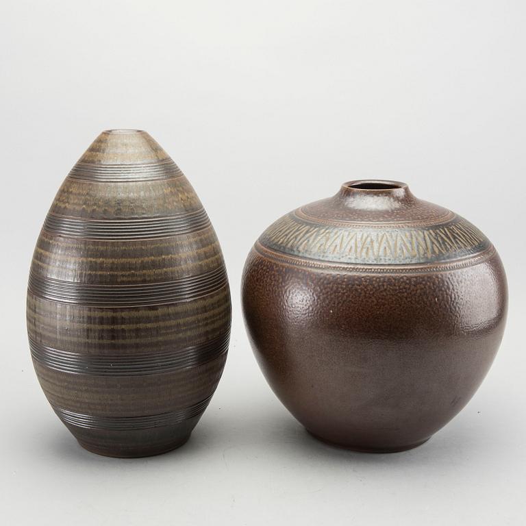 ARTHUR ANDERSSON, a set of two stoneware vases.