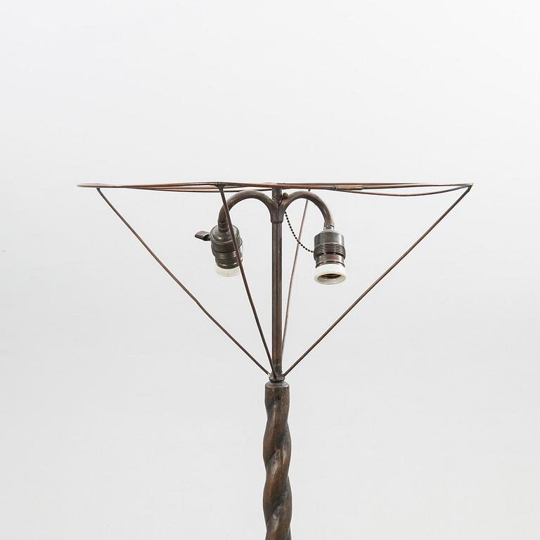 Golvlampa, Jugend, 1900-talets början.