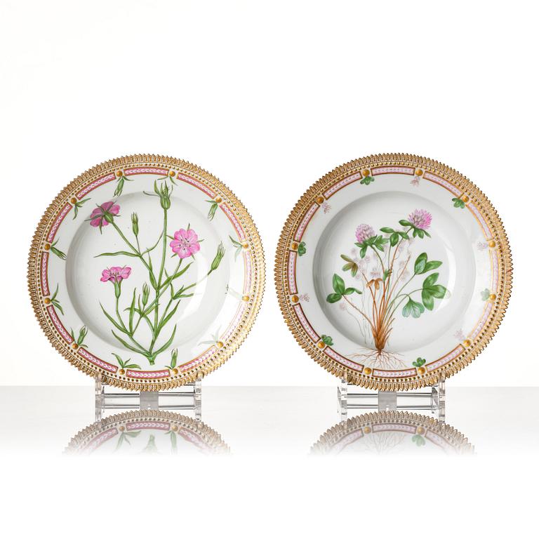 A set of 12 Royal Copenhagen 'Flora Dancia' soup dishes, Denmark, 20th Century.