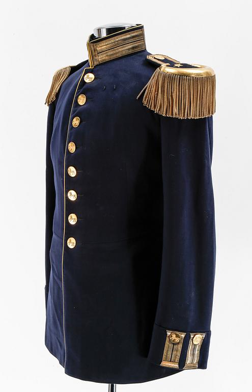 UNIFORM med TILLBEHÖR, för överste löjtnant vid I16 Halmstad, bla m/1886.