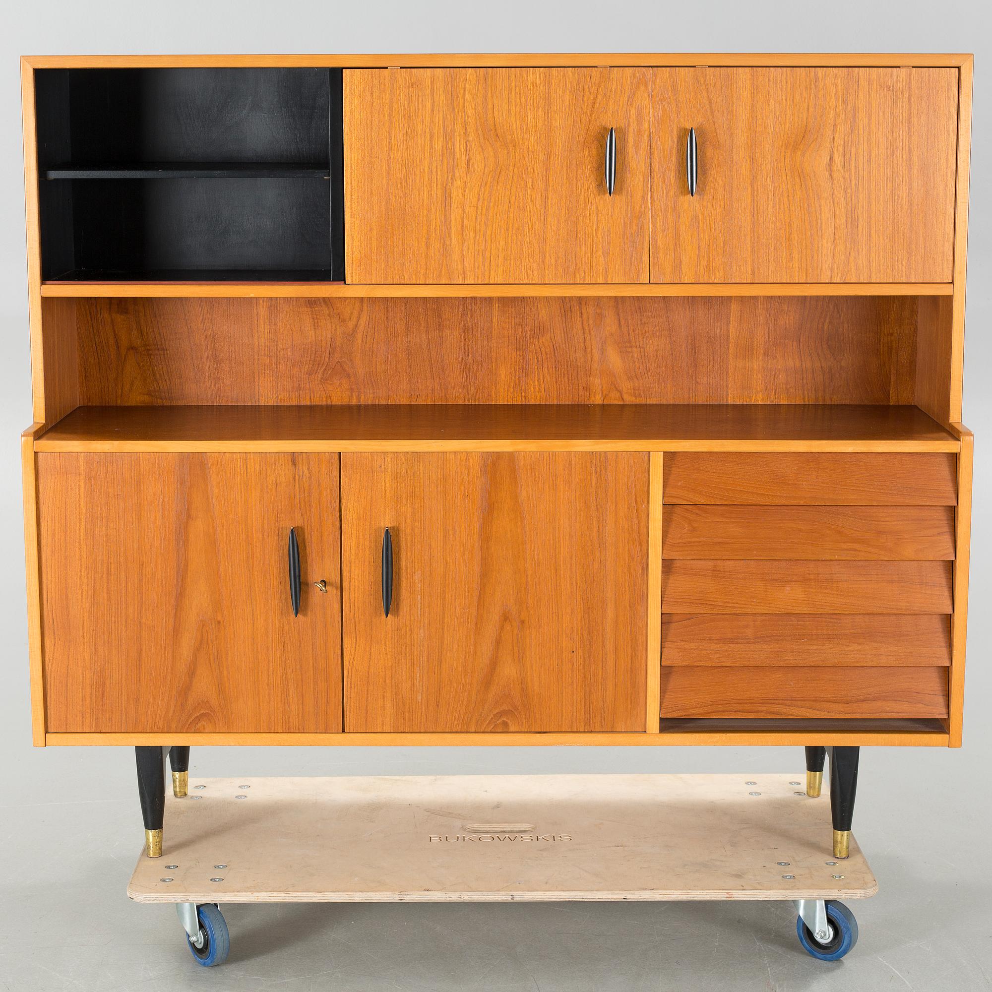 A 1950/60s cabinet.