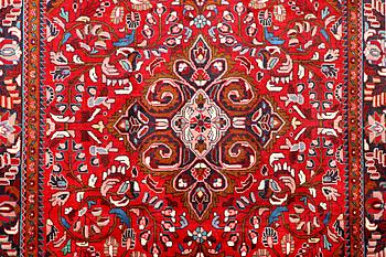 A Lilihan carpet, c. 333 x 225 cm.