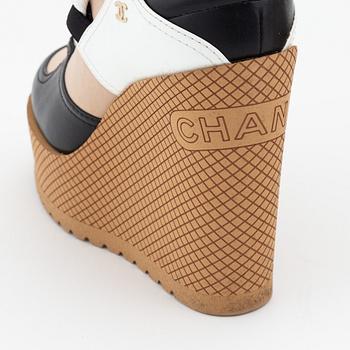 Chanel, platform shoes, french size 37.