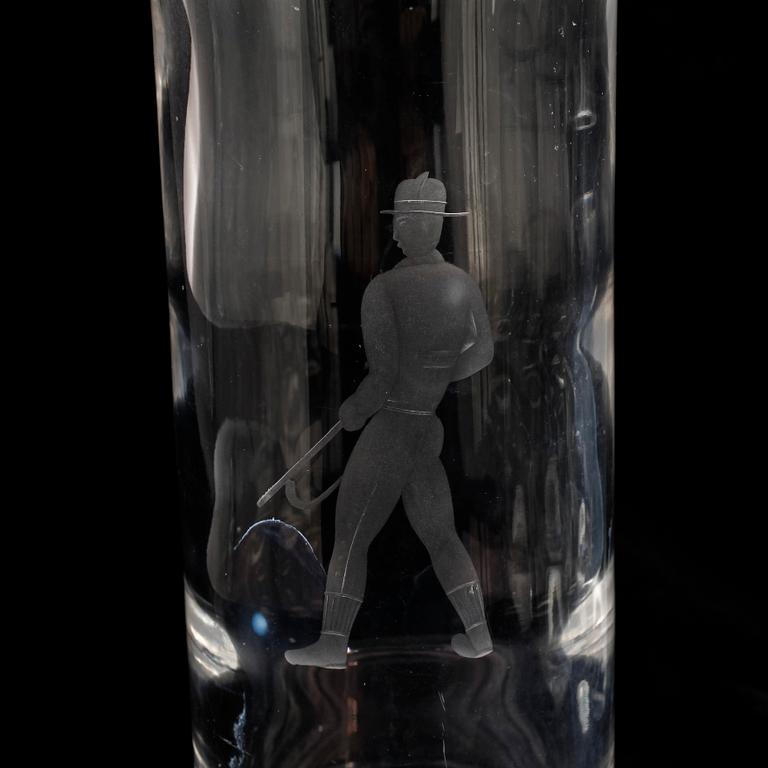 GROGGSERVIS, 7 delar, Kosta, signerad och daterad 1943.