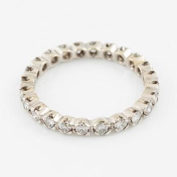 Alliansring, helallians, 14K vitguld med briljantslipade diamanter.