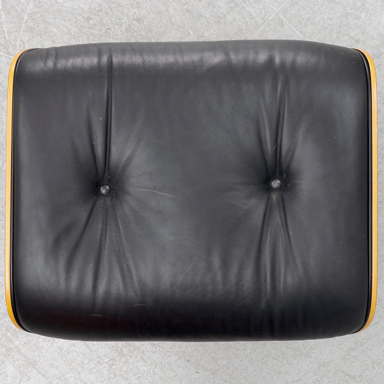 Charles & Ray Eames, an 'Eames Lounge Chair' with ottoman, Vitra.