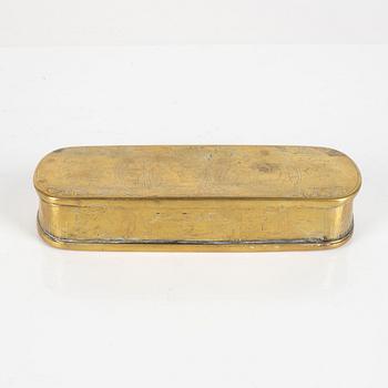 A dutch engraved brass snuffbox, 18th century.