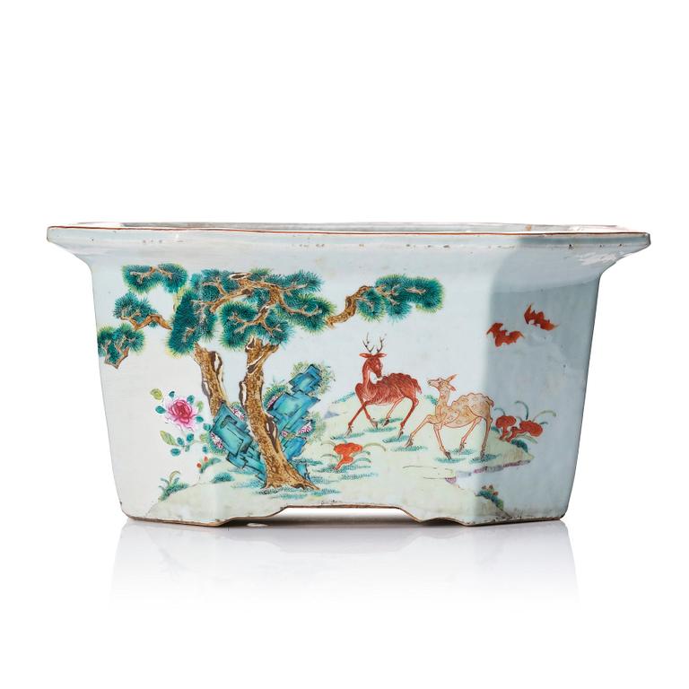 A famille rose flower pot, Qing dynasty, Qianlong (1736-95).