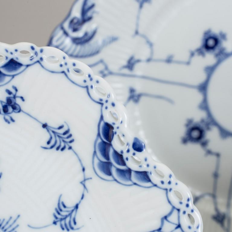 SERVIS, 129 delar, porslin, Musselmalet, Royal Copenhagen.