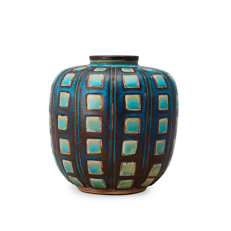 A Wilhelm Kåge 'Farsta' stoneware jar, Gustavsberg Studio 1949.