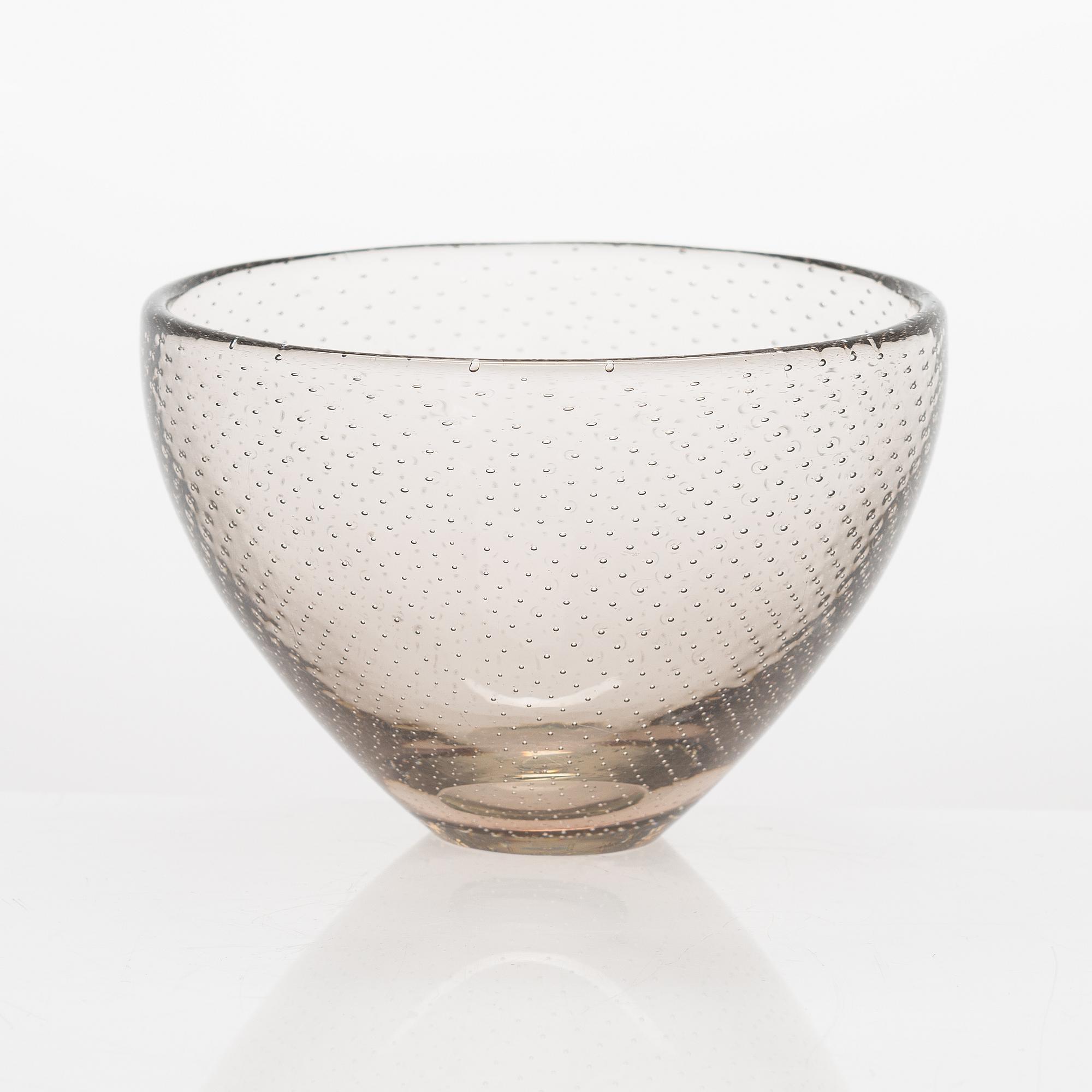 Gunnel Nyman, a glass bowl, signed G. Nyman Nuutajärvi Notsjö.