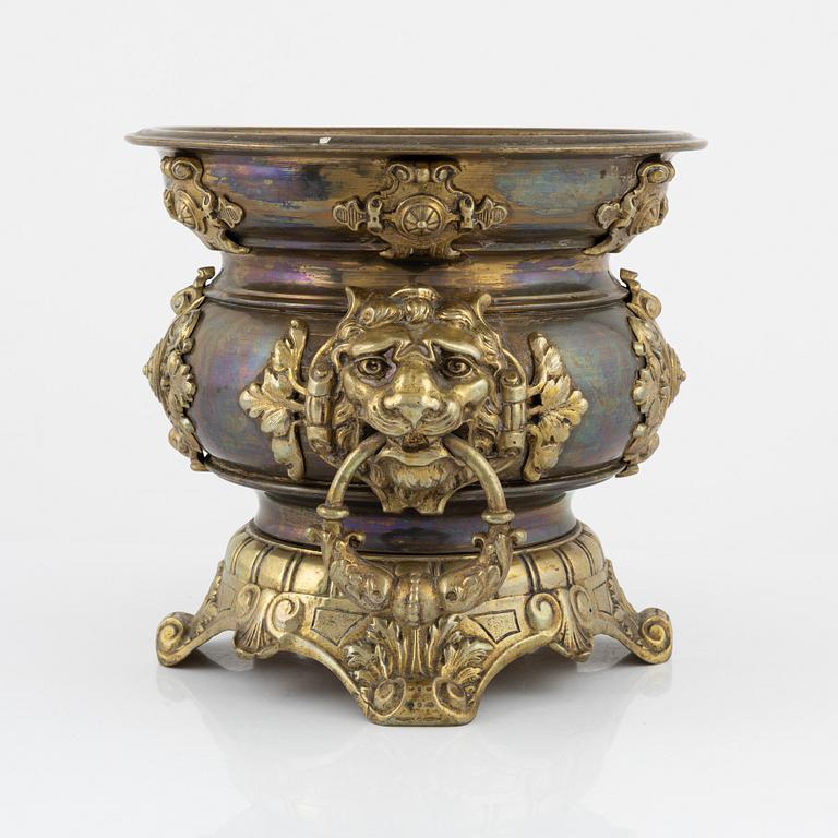 Ytterfoder, mässing, renässansstil, omkring år 1900.