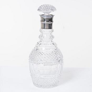 Karaffer med propp, ett par, glas, England/Irland 1800-tal med senare silverskoning.