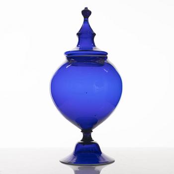 A potpourri glass urn, Norway/Gothenburg, around 1800.